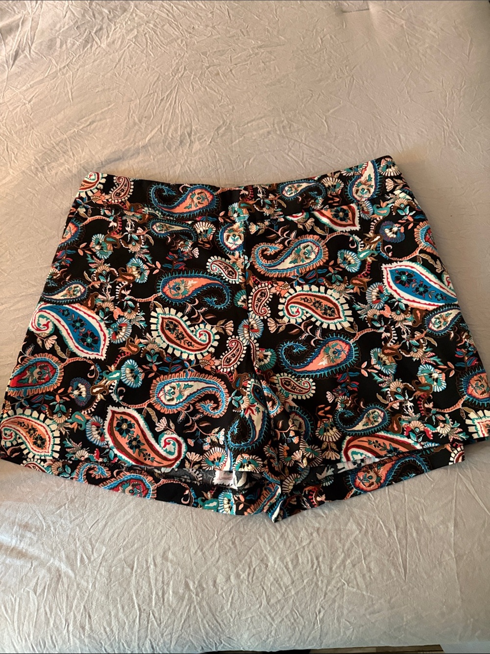Black Paisley Print Women's Shorts